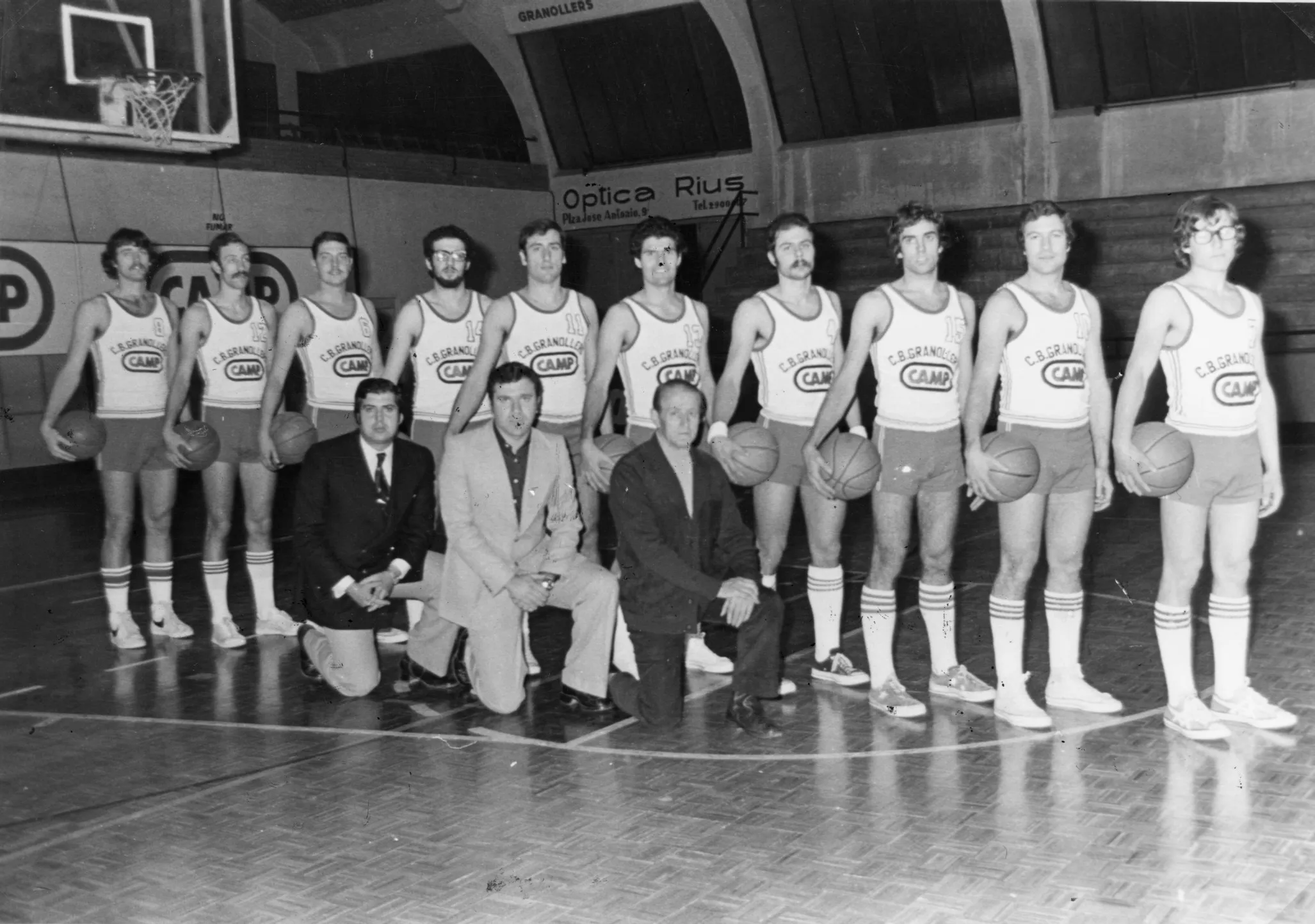1976-77 Equip2